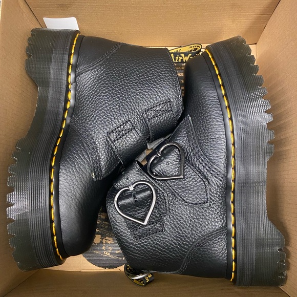 5 🔖 DR MARTENS Dr Devon Heart Leather Platform Boots Black - Picture 15 of 17